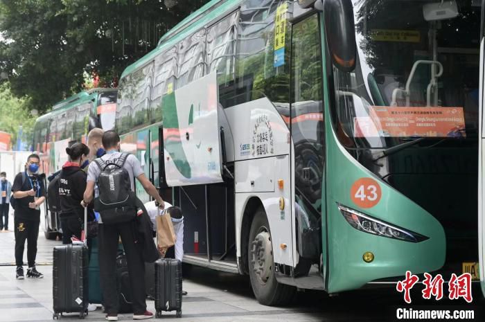 而影片里的差人，我们记住了几个？我们走珠影院后，是不是还在想着那把钥匙？这即是真首犯罪片的魅力。